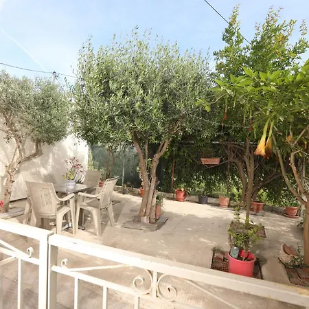 Serenity Casa Garitsa 公寓